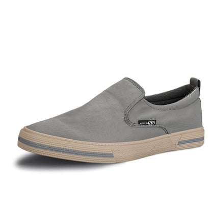 Men's casual, soft and breathable sneakers.