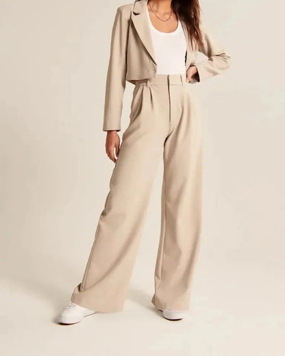 Light and wide tailored trousers